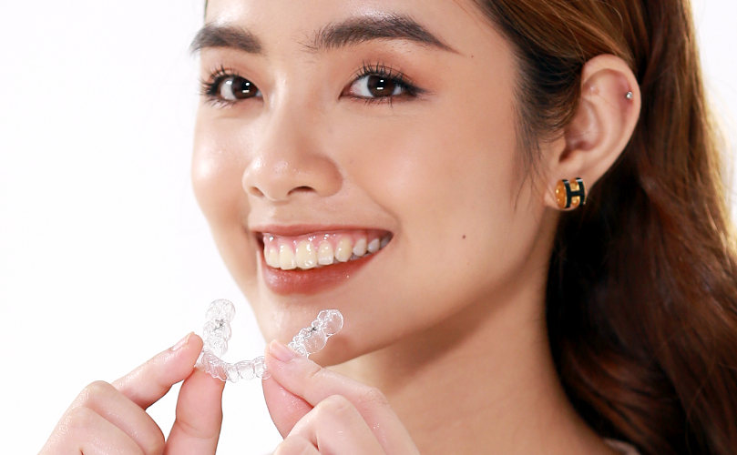 Cách vệ sinh và bảo quản hộp đựng niềng răng Invisalign như thế nào?
