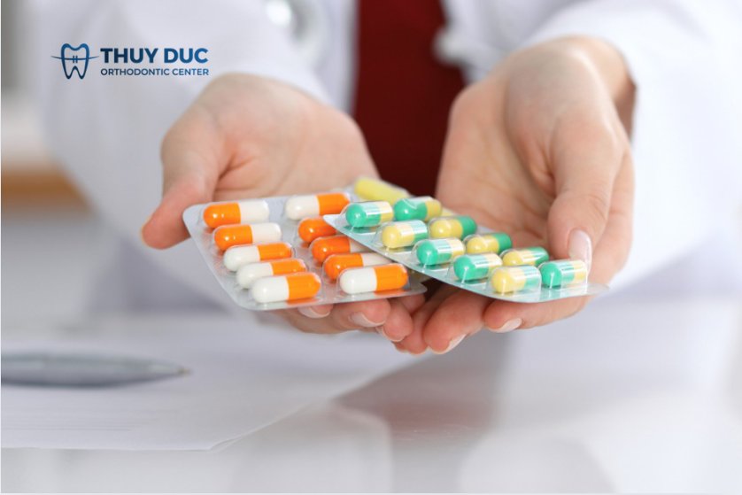 Viêm nha chu uống thuốc gì? 1