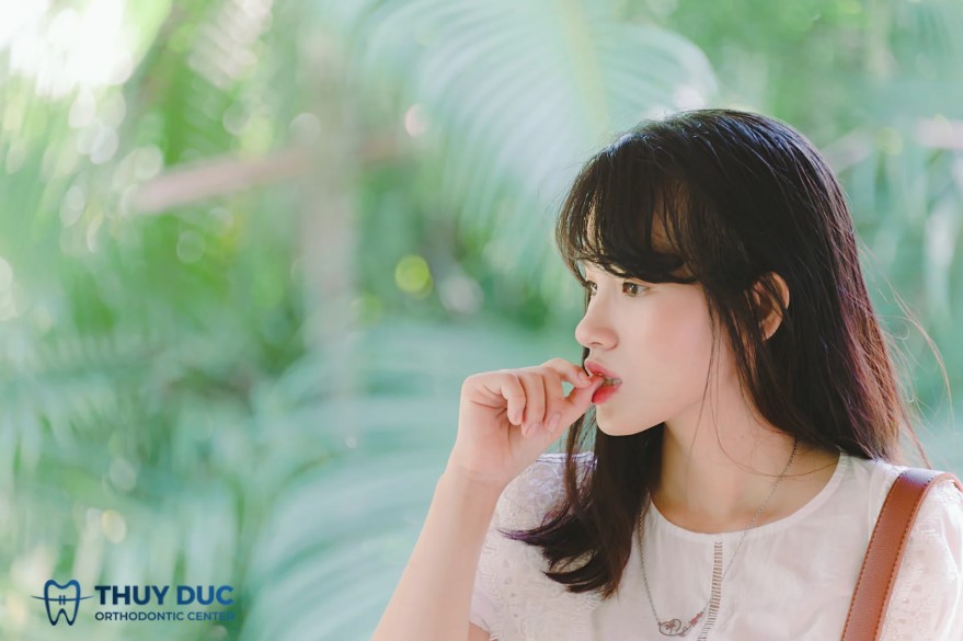 1.4. Các thói quen xấu ảnh hưởng sau khi niềng 1