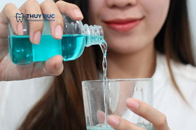 Nước súc miệng 1