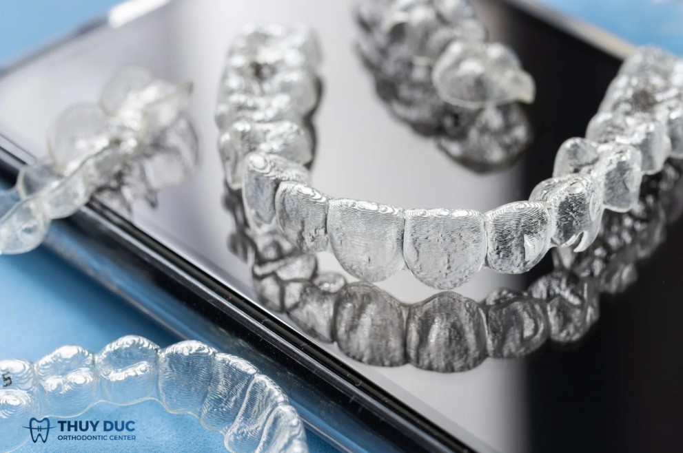 2.2 Khay trong suốt (aligner) 1 2.2 Khay trong suốt (aligner) 1