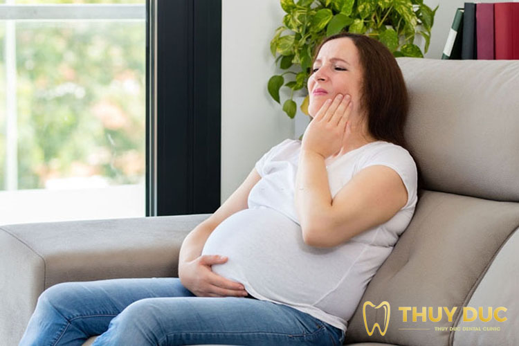 Bị lợi trùm răng khôn khi mang thai là như thế nào? 1