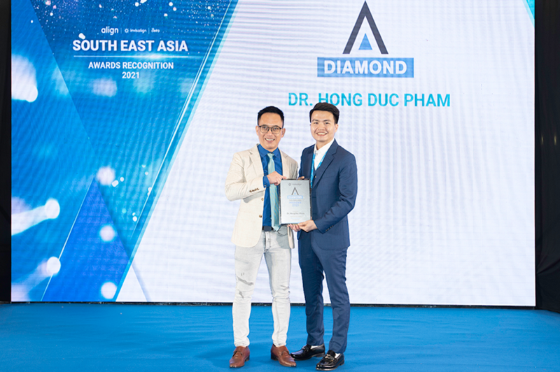Bác sĩ Phạm Hồng Đức được vinh danh đạt danh hiệu Diamond Invisalign Provider tại Invisalign SEA Forum 2022 1