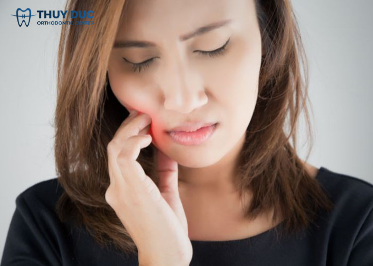 Bọc răng sứ bị nhức vì sao? 1 Bọc răng sứ bị nhức vì sao? 1