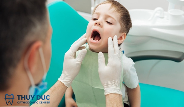 4. Trẻ chậm mọc răng có cần uống thuốc không? 1