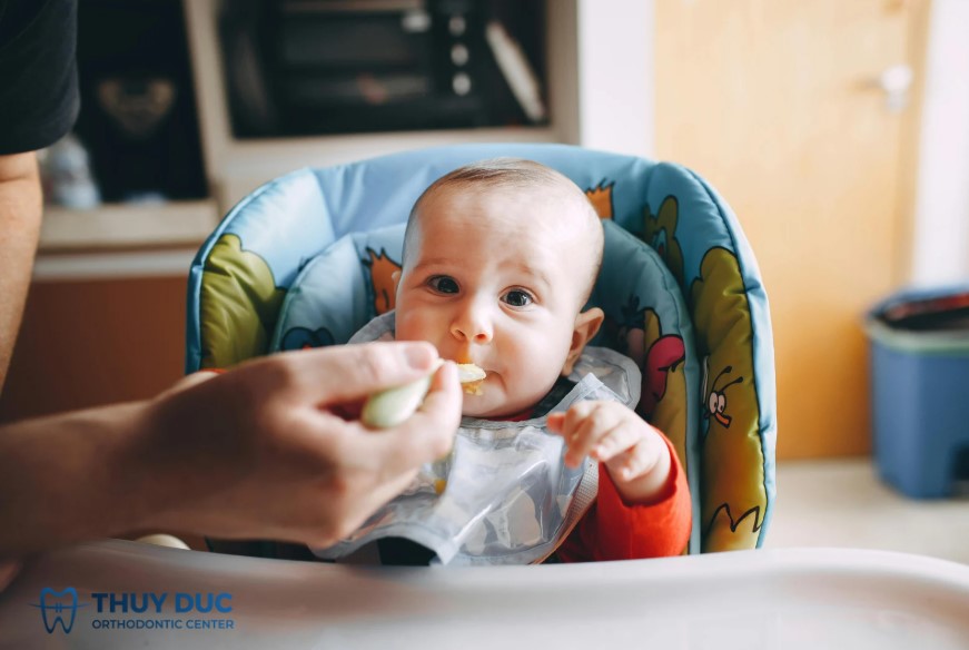 1.2. Đồ ăn dặm của trẻ có thực phẩm gây mùi 1