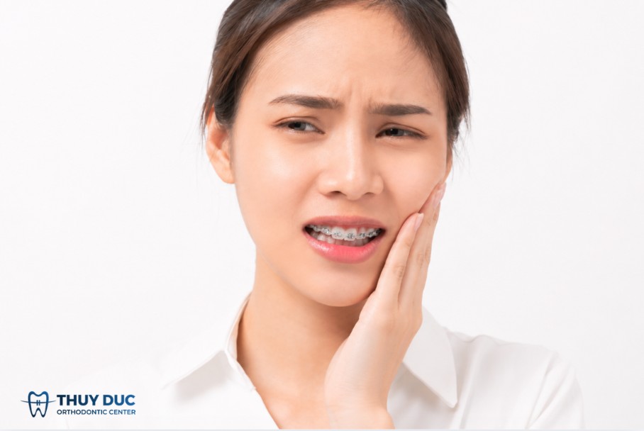 3. Người viêm khớp thái dương hàm có niềng răng được không? 1 3. Người viêm khớp thái dương hàm có niềng răng được không? 1