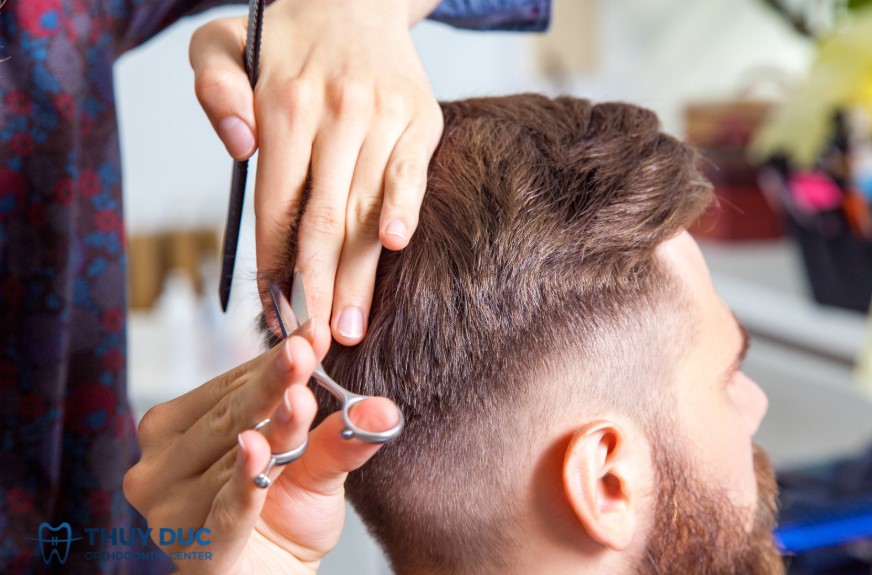 Nam giới mặt tròn để tóc kiểu gì? 1