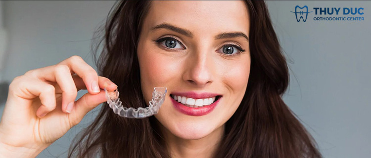 Phản ứng của bác sĩ nha khoa & khách hàng với máng niềng Invisalign 1