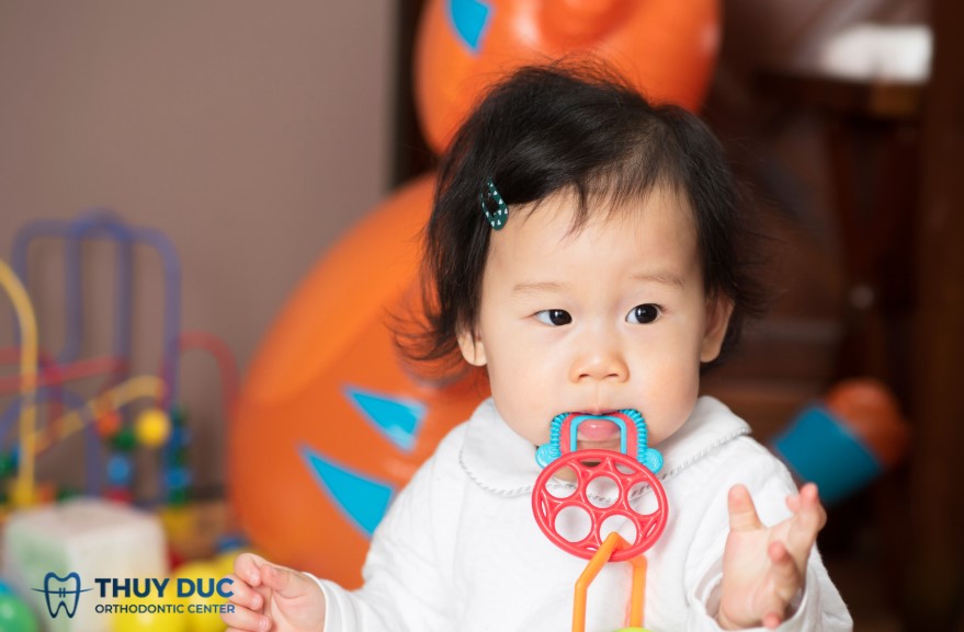 3.2 Hướng dẫn chọn đồ gặm nướu theo từng độ tuổi 1