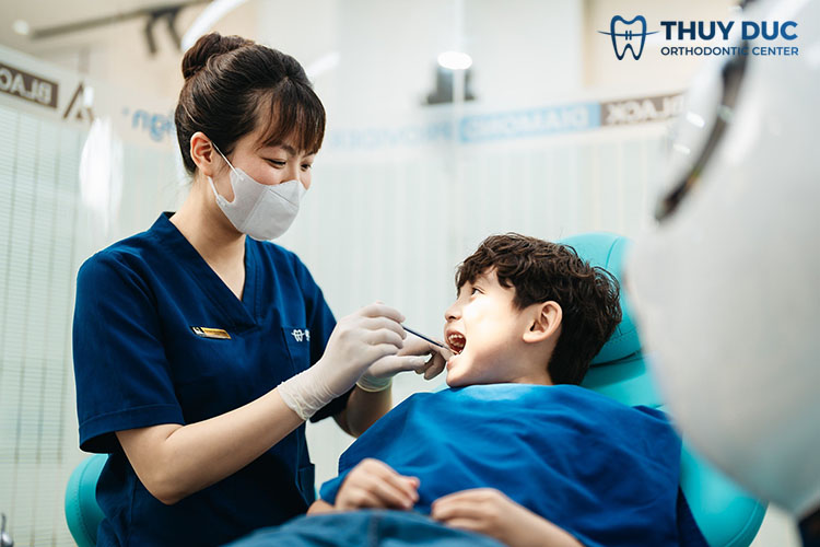 Có nên cho trẻ đi khám răng định kỳ? 1