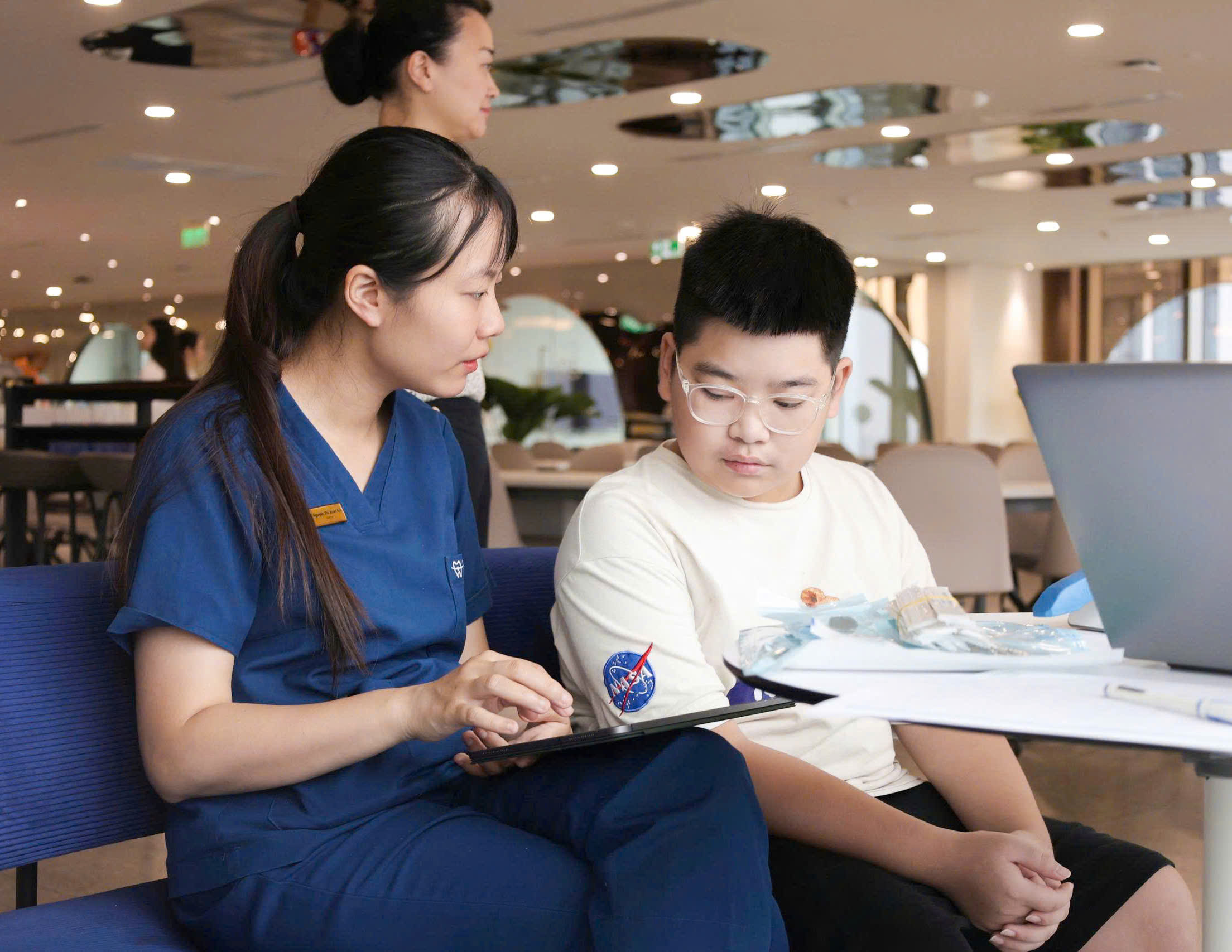 Lời khuyên cho phụ huynh khi đưa bé đi khám răng 1