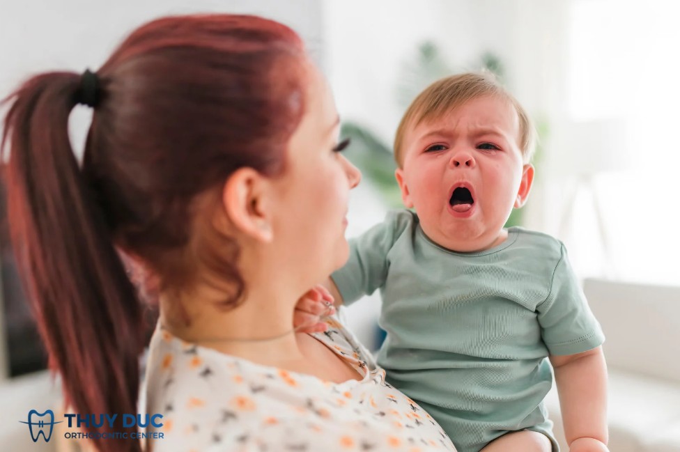 1. Bé mọc răng có bị ho không? 2