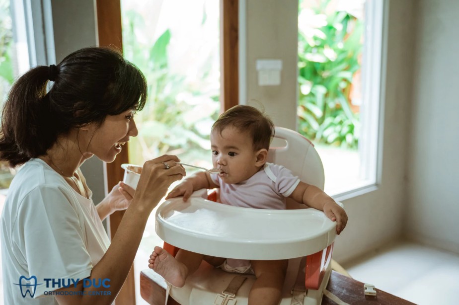 3. Làm thế nào để kích thích mọc răng ở trẻ? 1