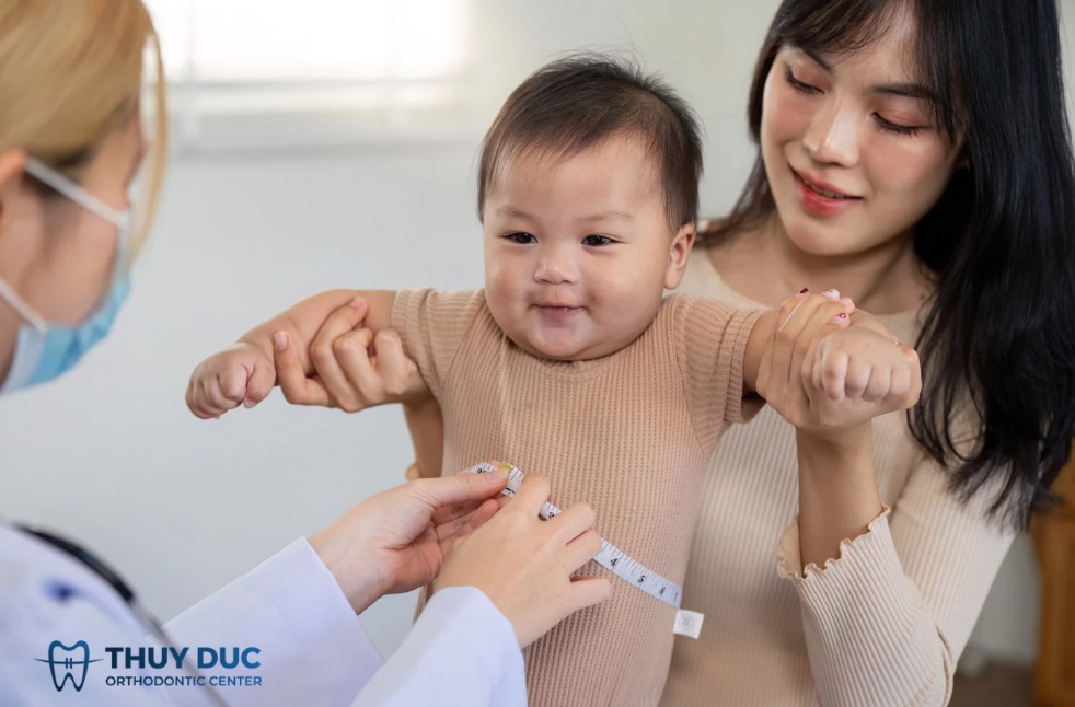 4. Khi nào cần đưa trẻ đi khám bác sĩ? 1