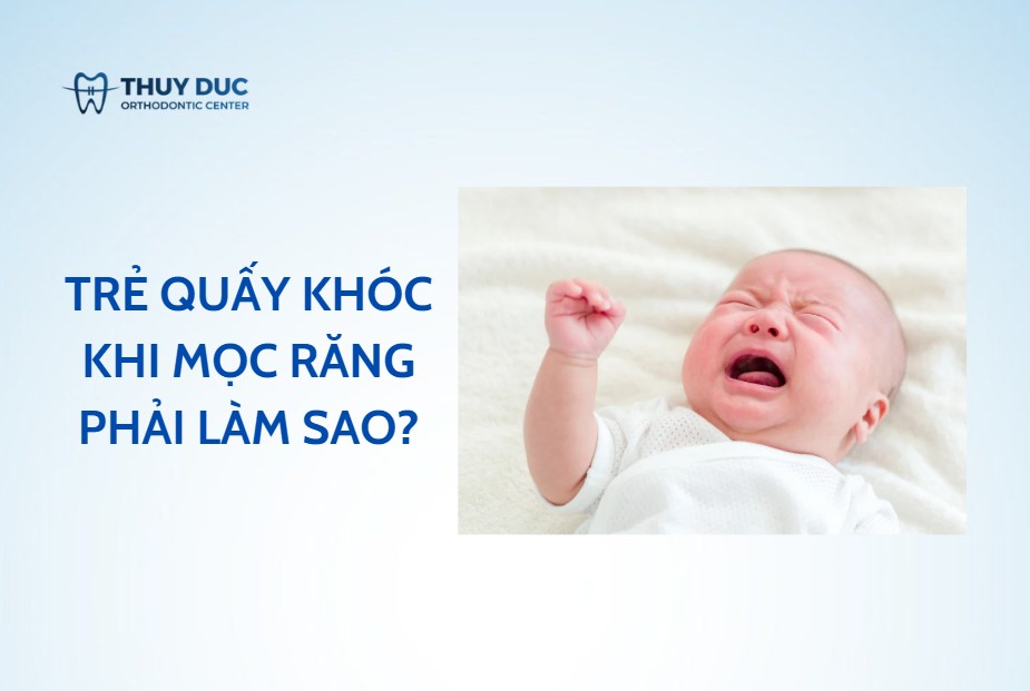 CẢM GIÁC ĐAU NHIỀU NHẤT KHI TRẺ MỌC CHIẾC RĂNG CỬA HÀM DƯỚI ĐẦU TIÊN