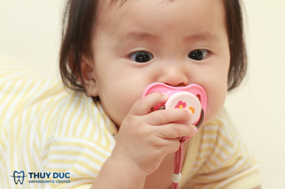 2. Nguyên nhân dẫn đến tật đẩy lưỡi ở trẻ em 1