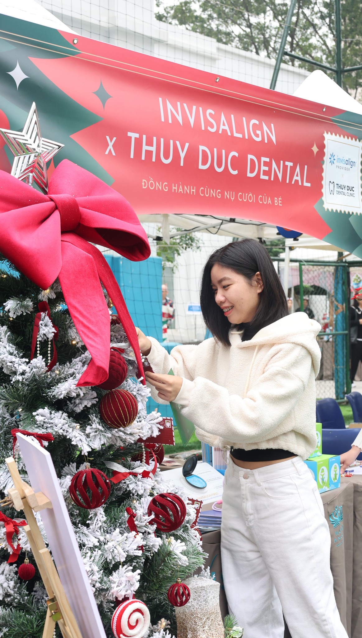 Nha khoa Thuý Đức kết hợp cùng Invisalign Việt Nam tham dự Ngày hội Giáng sinh của British Vietnamese International School Hanoi (BVIS Hanoi) 6