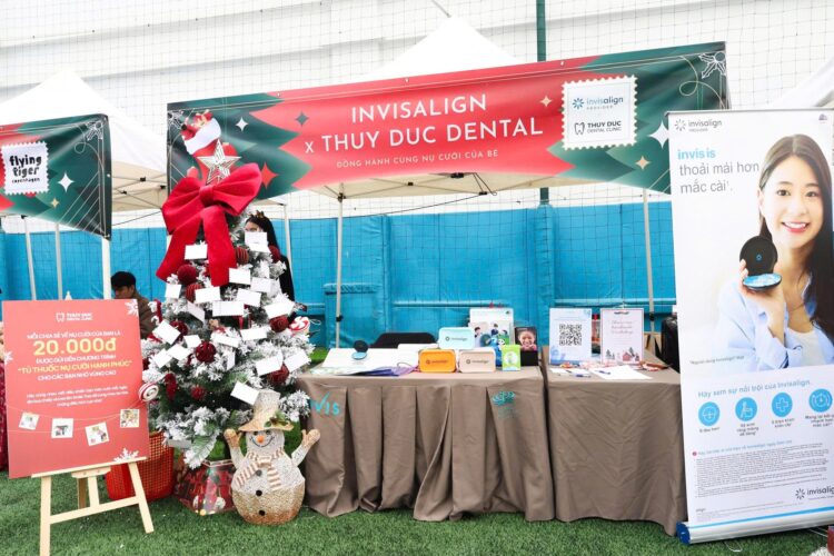 Nha khoa Thuý Đức kết hợp cùng Invisalign Việt Nam tham dự Ngày hội Giáng sinh của British Vietnamese International School Hanoi (BVIS Hanoi)