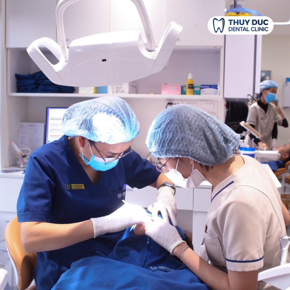 2.1. Trong điều trị nội nha 1 2.1. Trong điều trị nội nha 1