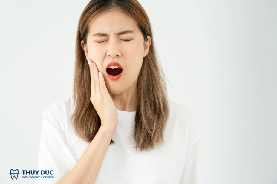 3. Cảm giác ê buốt sau lấy cao răng 1 3. Cảm giác ê buốt sau lấy cao răng 1