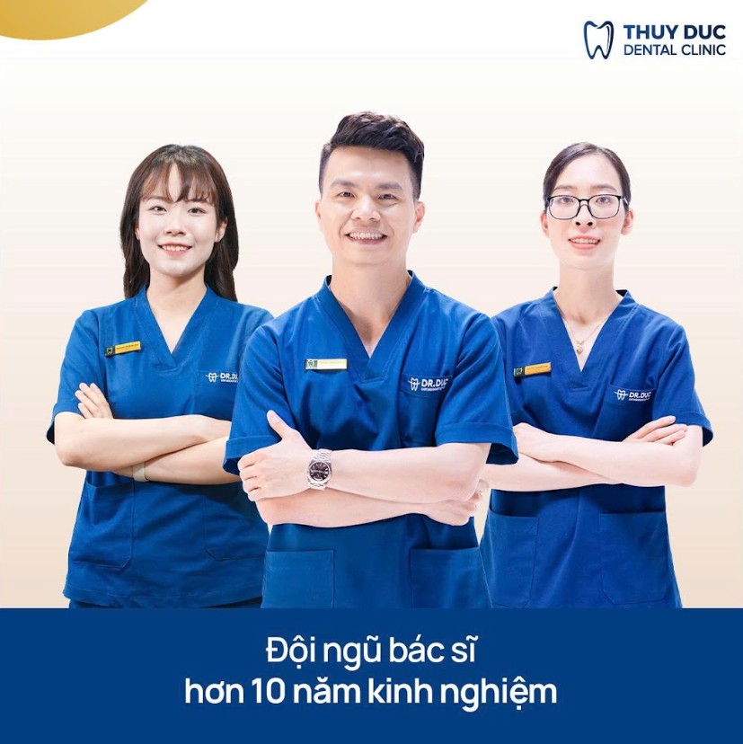 CÙNG ĐỘI NGŨ CHUYÊN GIA 10 NĂM KINH NGHIỆM TẠI NHA KHOA THÚY ĐỨC 1 Đội ngũ bác sĩ chỉnh nha Thúy Đức