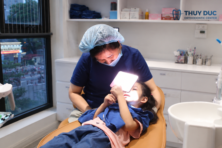 Tại sao cần chăm sóc răng miệng định kỳ cho trẻ? 1
