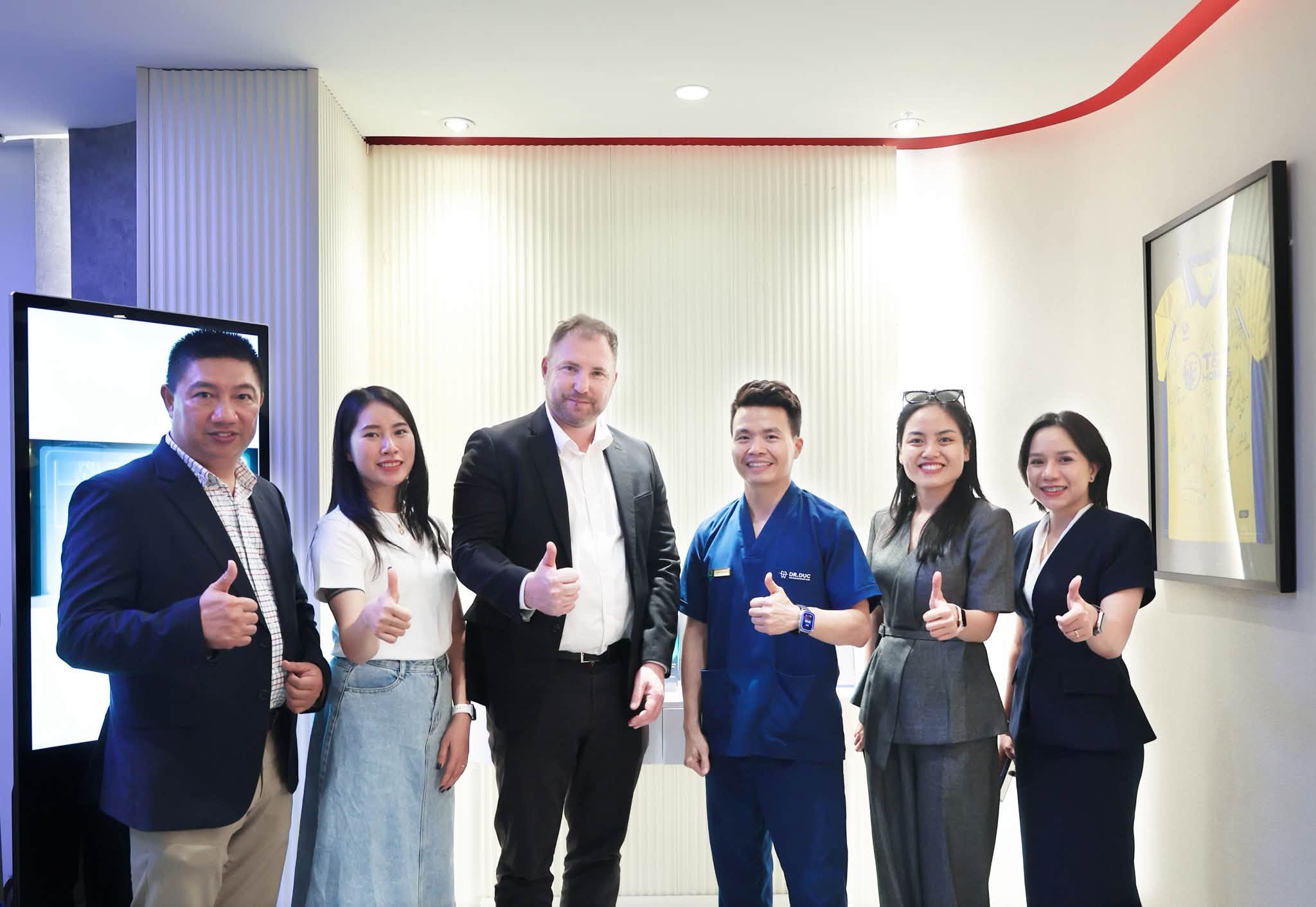 LỄ KÝ KẾT CHUYỂN GIAO CÔNG NGHỆ MẮC CÀI THÔNG MINH DAMON ULTIMA 3 LỄ KÝ KẾT CHUYỂN GIAO CÔNG NGHỆ MẮC CÀI THÔNG MINH DAMON ULTIMA 3